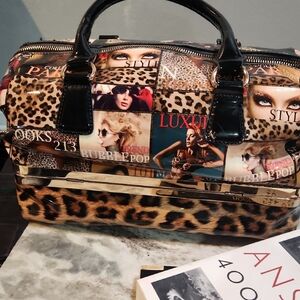 Stylish Leopard Print Women's Satchel